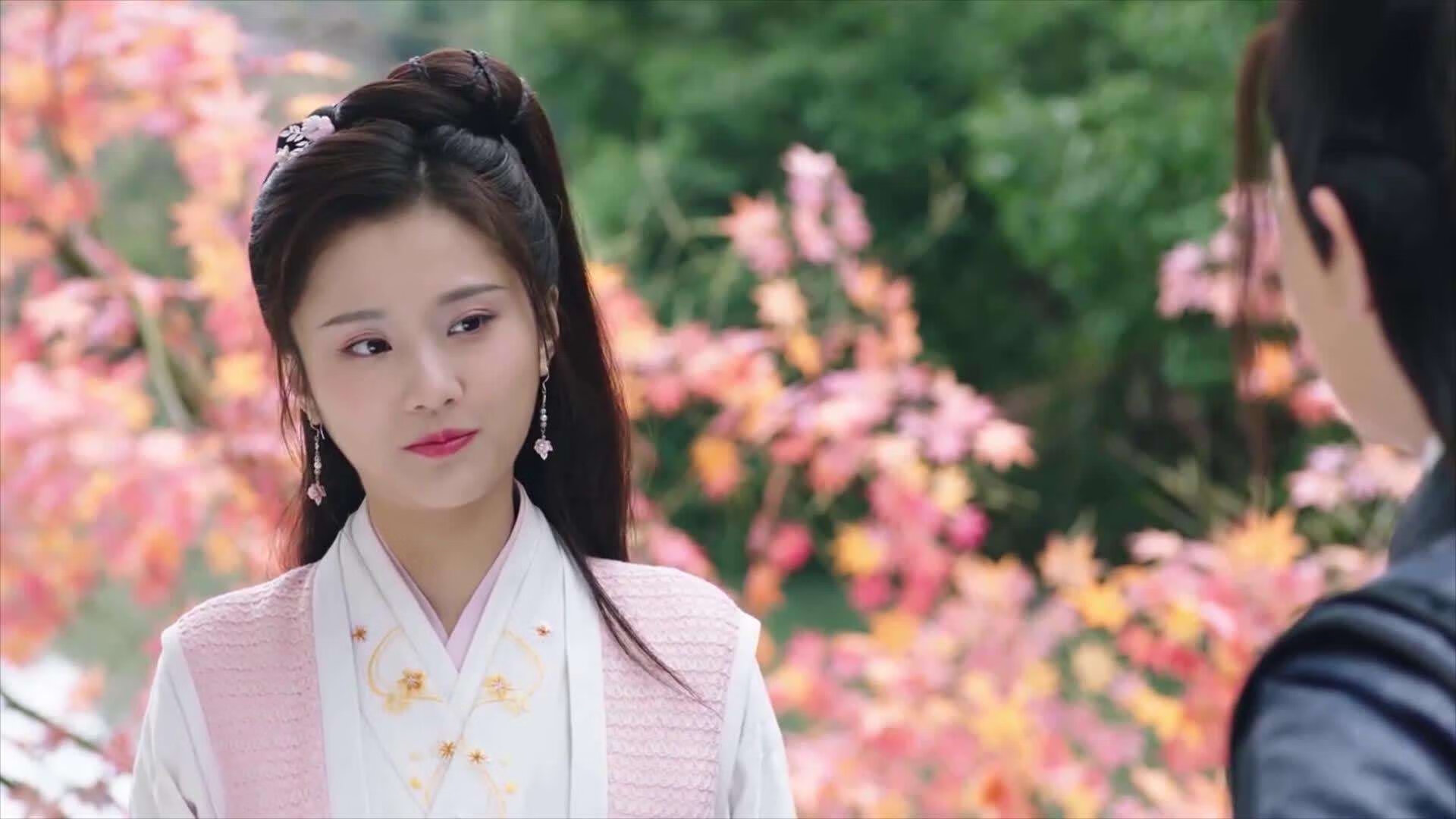 “法甲豪门一争高下，比赛精彩不断”，法甲榜首