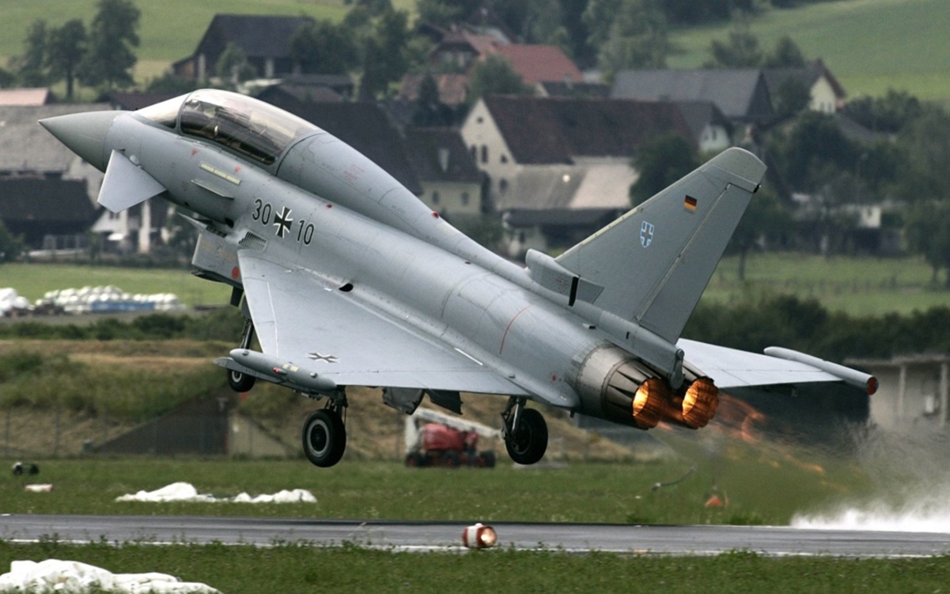 夏季赛开启倒计时,F1车迷热情高涨,f1 赛车2020年赛程表