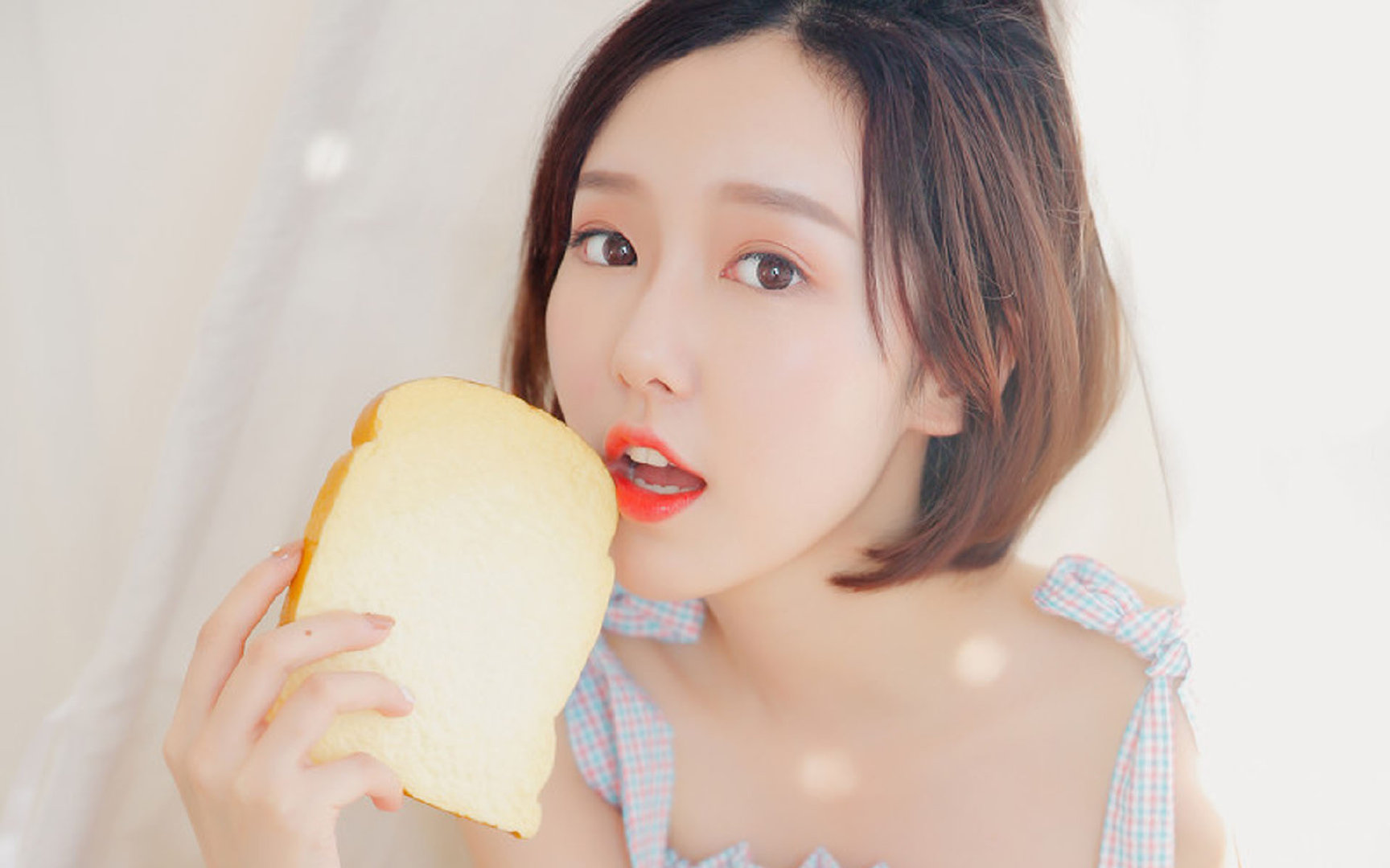 星光夜跑炫彩开启，点亮城市运动新风尚，星光跑道图片