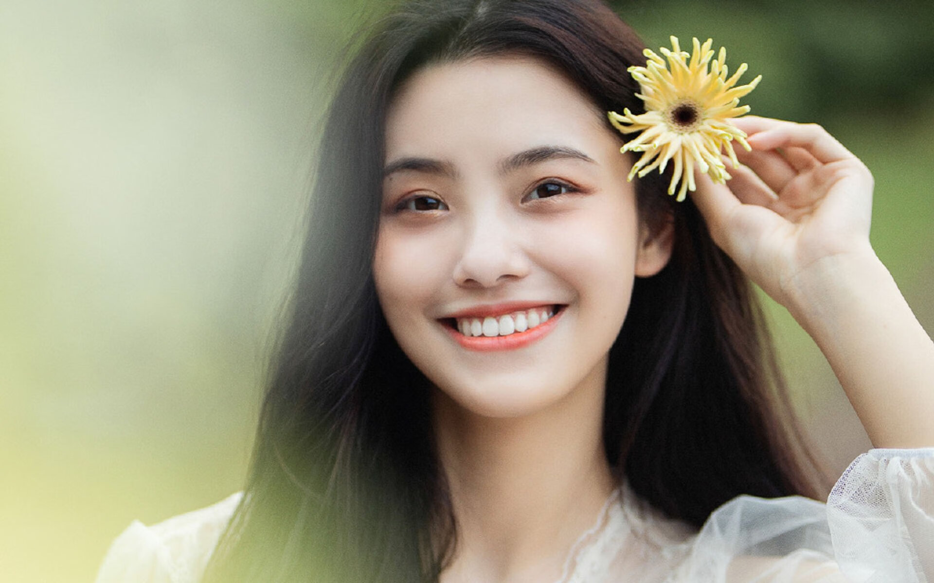 比赛现场:运动员与观众的互动盛宴,运动员比赛场景